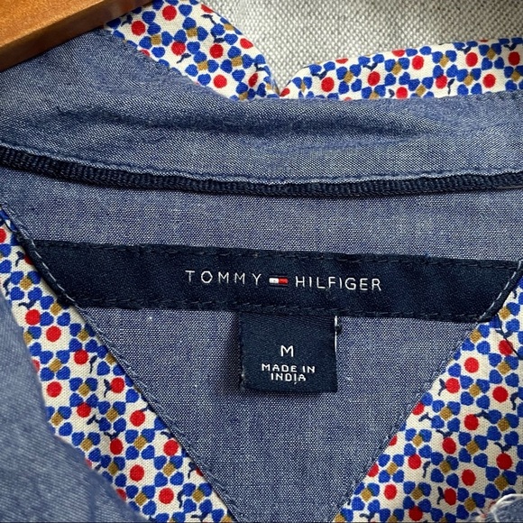 TOMMY HILFIGER / Long Sleeve Button Down Size M - Picture 4 of 12